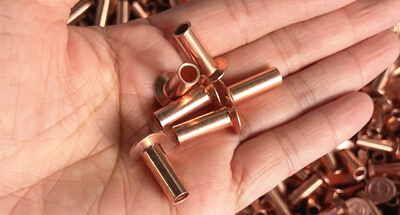 Koperen klinknagels worden naar Europa verzonden