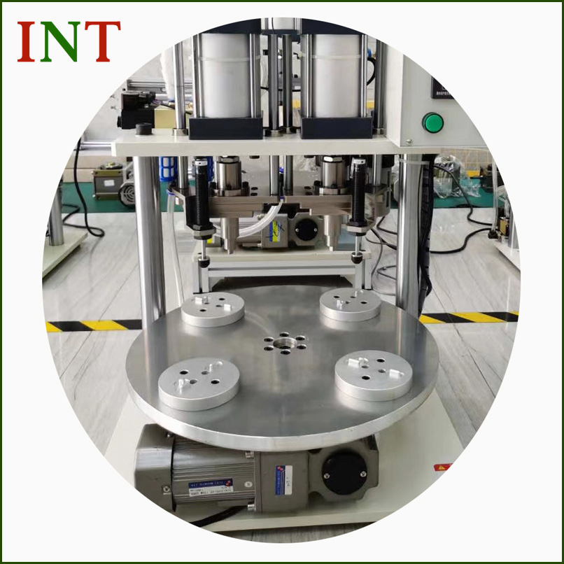 Automatische klinkmachinecomponenten en modules